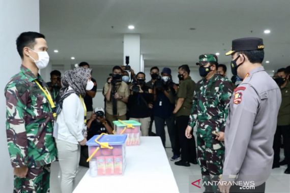 Sukarelawan Penanganan COVID-19 Wanita Ingin Jadi TNI, Panglima Bersikap Begini - JPNN.COM
