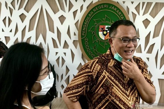Hakim Kembali Tunda Sidang Perkara Ujaran Kebencian Petinggi KAMI Jumhur Hidayat - JPNN.COM