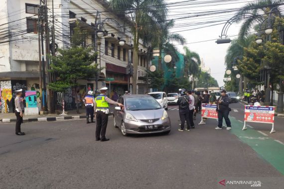 Ganjil Genap di Kota Bandung Dilanjutkan Hingga 23 Agustus - JPNN.COM