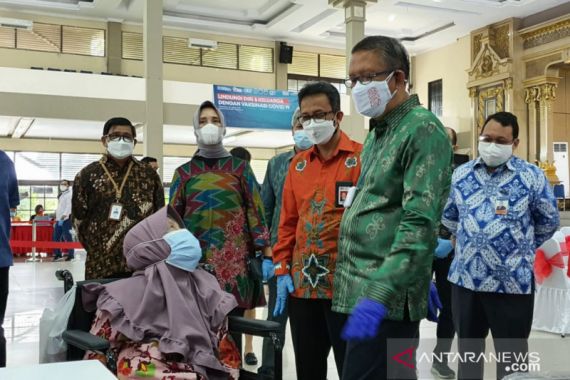 Gubernur Sutarmidji: Pegawai Perbankan  Sangat Rentan Tertulari Covid-19 - JPNN.COM