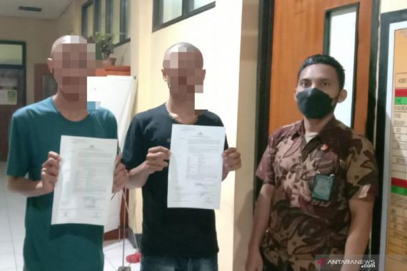 Ancam Nakes Pakai Parang, RS dan WY Tersangka,GF Masih Buron - JPNN.COM