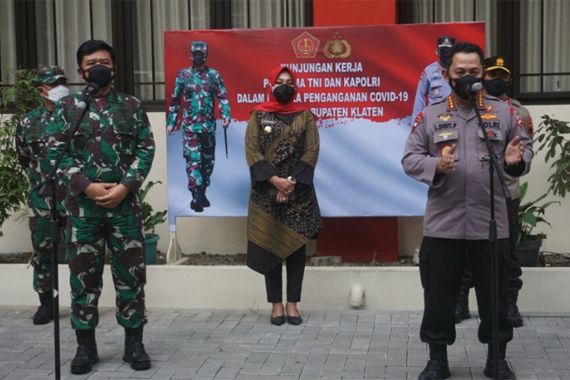 Sri Mulyani Curhat Kepada Panglima TNI dan Kapolri, Ada Perbedaan - JPNN.COM
