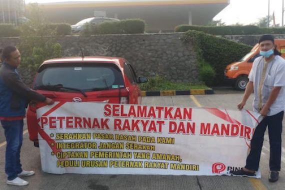 Batal Gelar Aksi Damai di Depan Istana, Peternak Unggas Malah Dibawa ke Polda Metro Jaya - JPNN.COM