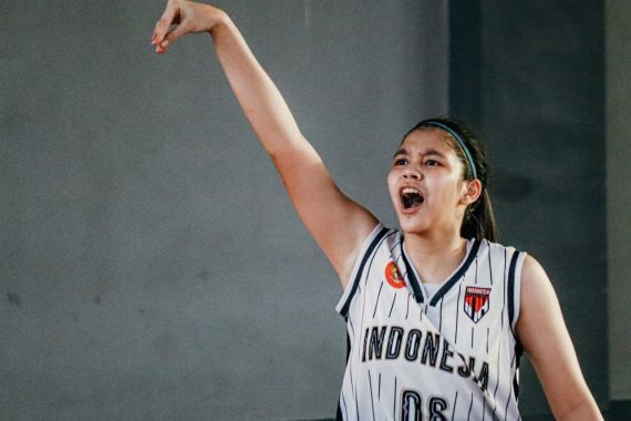 Jelang FIBA 3x3 World Cup U18, Pebasket Syarafina Ayasha Sjahri Dapat Suntikan Moral dari Sang Bunda - JPNN.COM