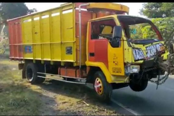 Adu Banteng Truk dan Sepeda Motor, 2 Mahasiswa Tewas - JPNN.COM