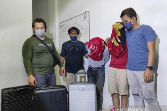 Pria Pembawa 35 Kg Narkoba Ditangkap Tim Khusus di Makassar - JPNN.COM