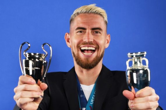 Bawa Chelsea dan Italia Raih Gelar Juara, Jorginho Jadi Pemain Terbaik Eropa - JPNN.COM