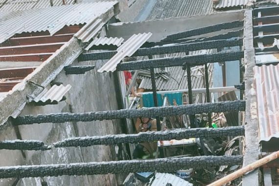 Rumah dan Kios Laundry di Johar Baru Terbakar, Kini Tinggal Arang - JPNN.COM