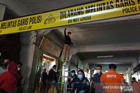 3 Selongsong Peluru Ditemukan di Lokasi Perampokan Toko Emas Medan - JPNN.COM