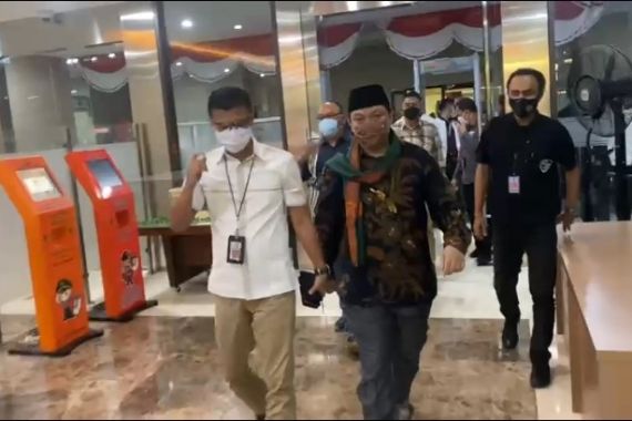 Yahya Waloni Tiba dengan Langkah Tegak, Apa Penyebab Jantung Bengkak? - JPNN.COM