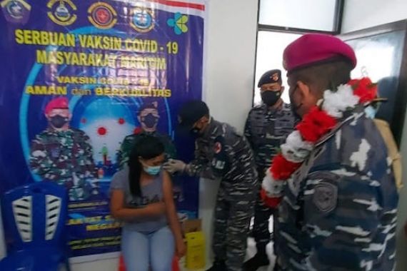 TNI AL Gelar Serbuan Vaksinasi di Pulau Terluar, Nih Targetnya - JPNN.COM