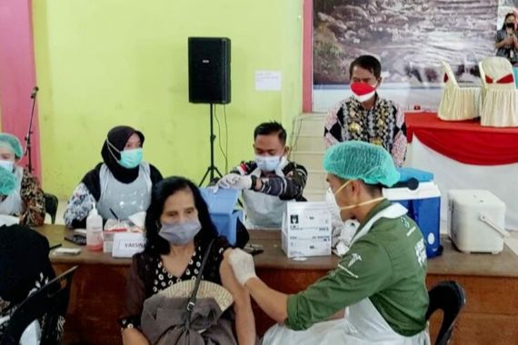 Gubernur Zainal Surati Kemenkes Tambah Stok Vaksin Buat Kaltara - JPNN.COM