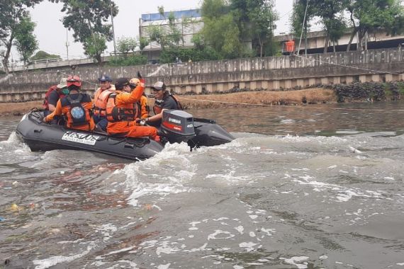 Takut Dirampok, Pemuda Melompat ke Sungai, Innalillahi - JPNN.COM