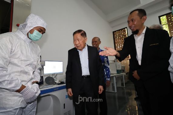 Laboratorium Nano Device Resmi Dioperasikan, FTUI Jadi Pusat Pengembangan Teknologi Nasional - JPNN.COM