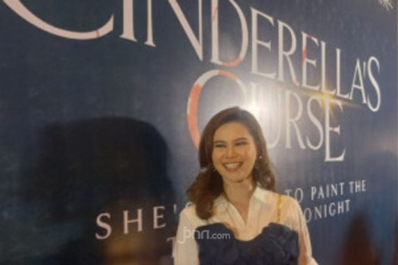 Film Cinderella's Curse Sedang Tayang di Indonesia, Begini Sinopsisnya - JPNN.COM