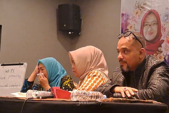 Tangis Ibunda dr Aulia Mencari Keadilan, Ungkap Pedihnya Sang Putri di PPDS Undip - JPNN.COM