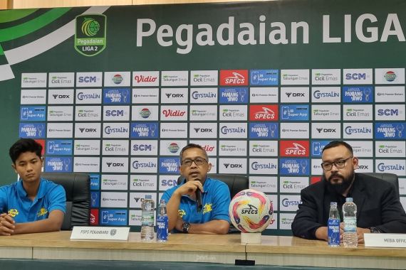 Kekalahan Perdana PSPS Pekanbaru, Aji Santoso Sebut Hal Ini - JPNN.COM