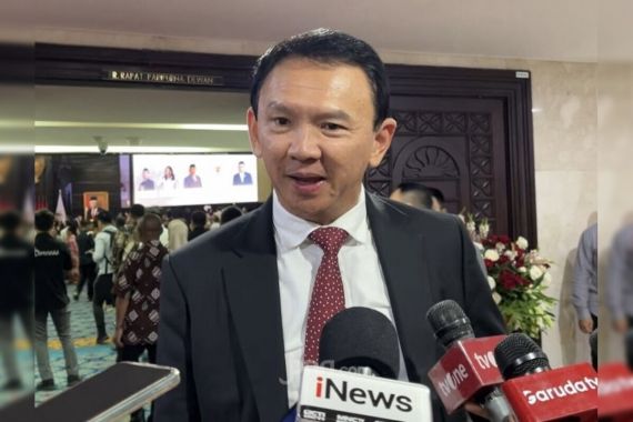 Ahok Kecam Pimpinan DPRD DKI yang Sebut Nama Ridwan Kamil: Tak Tahu Protokol! - JPNN.COM