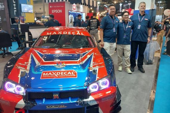 IMX 2024, Maxdecal Pamer Mobil Cipung dan Godzilla Serta Rilis Kaca Film Baru - JPNN.COM