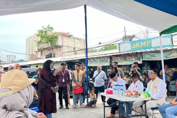 Ridwan Kamil Kampanye ke Jakut, Ibu Ini Singgung Janji Pas Kampanye Saja - JPNN.COM