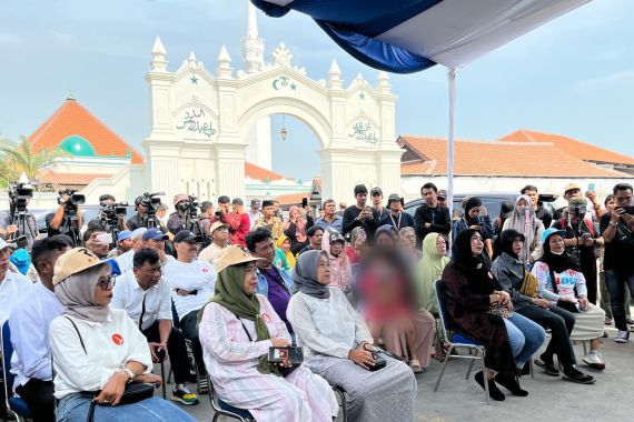 Anak-Anak Tampak Ikut Kampanye Ridwan Kamil, padahal Dalam Aturan Dilarang - JPNN.COM