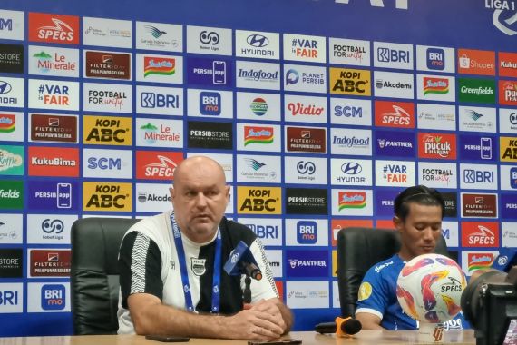 Reaksi Bojan Hodak Melihat Persib Pulangkan Persebaya Tanpa Poin - JPNN.COM