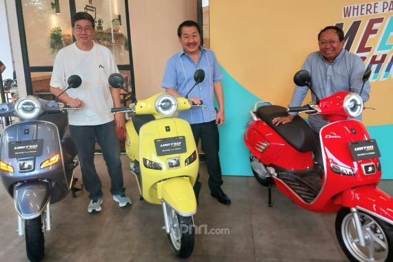 United e-Motor Resmi Menjual Motor Listrik C2000, Harga Mulai Rp 22,9 Juta - JPNN.COM