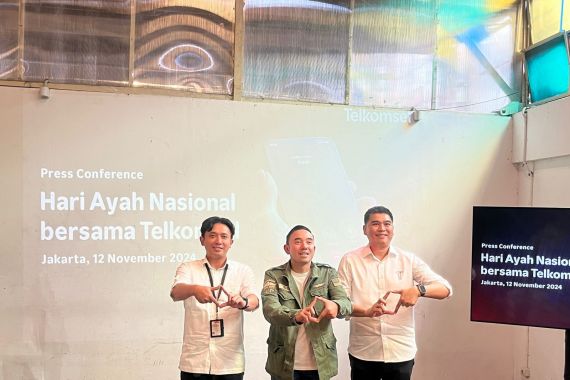 Peringati Hari Ayah, Telkomsel Ajak Masyarakat Luangkan Waktu Telepon Orang Tua - JPNN.COM