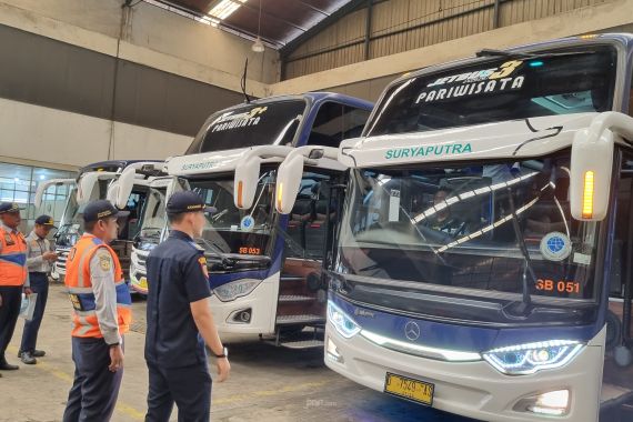 BPTD: 1.000-an Bus Pariwisata di Jawa Barat Tidak Laik Jalan - JPNN.COM