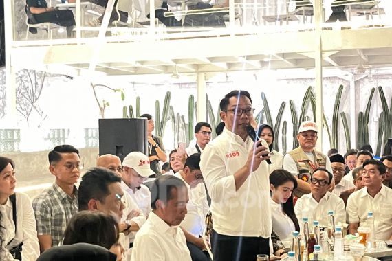 Bertemu Jokowi, Ridwan Kamil Singgung Anies dan PDIP Kini Bergabung - JPNN.COM