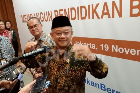 Pernyataan Terbaru Mendikdasmen Abdul Mu'ti soal Kenaikan Gaji, Honorer Bisa Senang - JPNN.COM