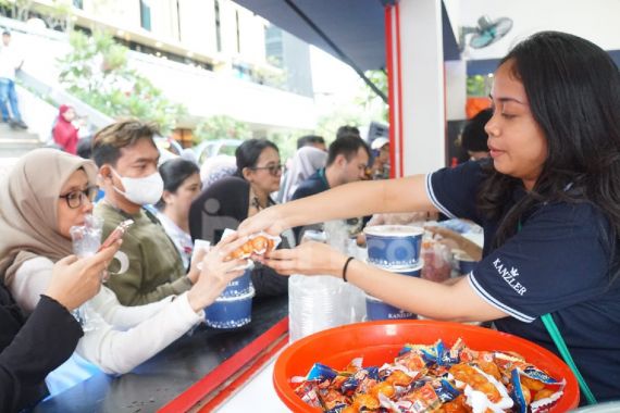 Mendadak Bakso di Sarinah, Ribuan Pengunjung Rela Antre - JPNN.COM