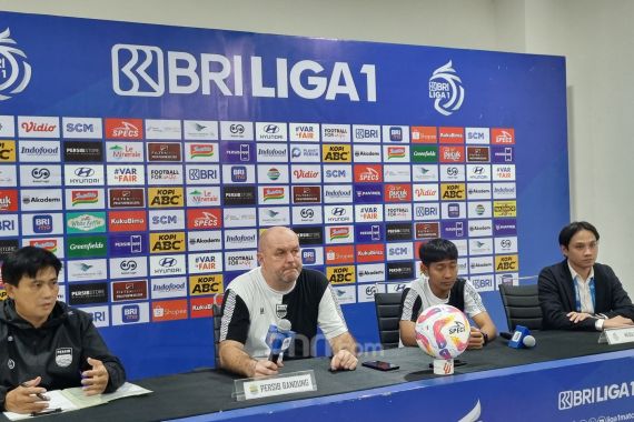 Kalahkan Persita, Persib Seharusnya Bisa Cetak 3 Gol Lebih - JPNN.COM