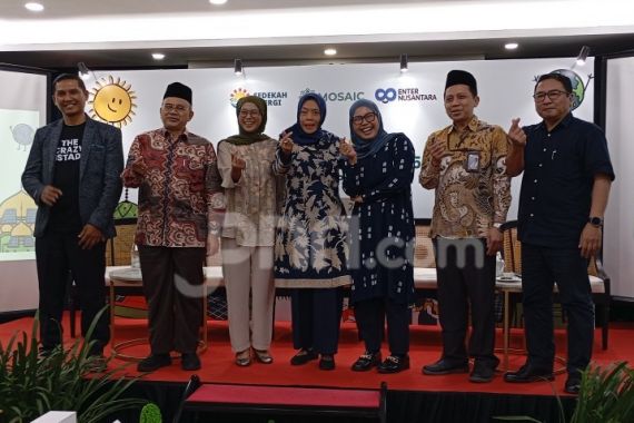 Program Sedekah Energi dari MOSAIC Bikin Masjid Hemat Biaya Listrik - JPNN.COM