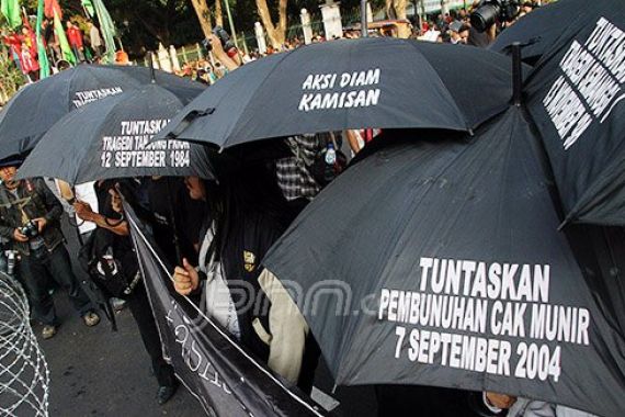 Janji Jokowi untuk Para Keluarga Korban Pelanggaran HAM - JPNN.COM