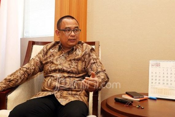 Ini Dalih Istana soal Komitmen Airlangga Setelah Mundur dari Ketum Golkar, Unsur Jokowi Melekat - JPNN.COM