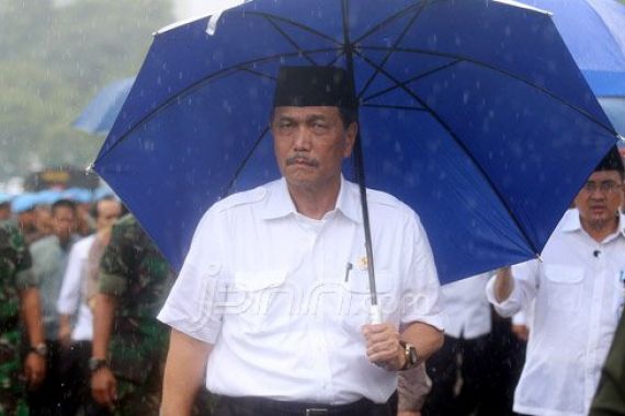 Luhut Panjaitan: Tenang-Tenanglah, Nurut Saja Sama Pak Prabowo - JPNN.COM