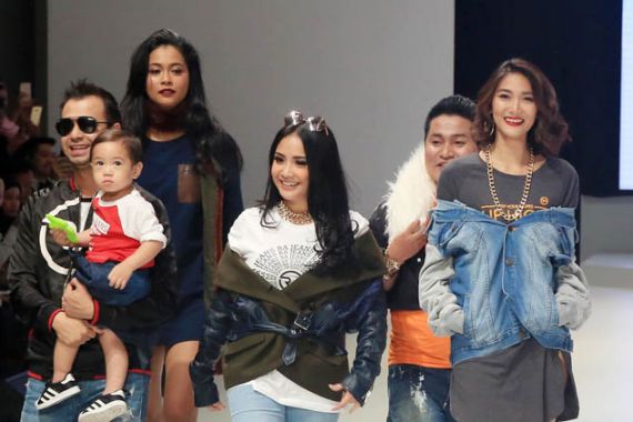 Ini Alasan Mama Rieta Kasih Kuda Poni ke Rafathar - JPNN.COM