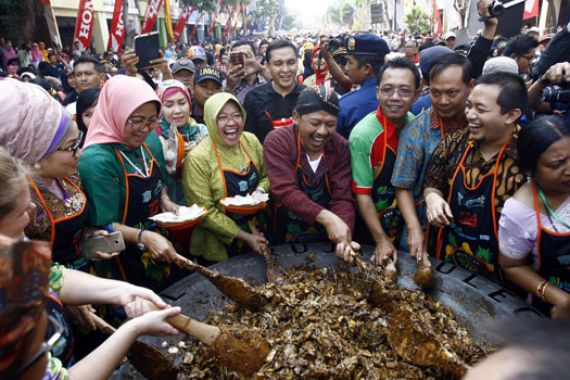 Festival Rujak Uleg Dongkrak Ekonomi - JPNN.COM