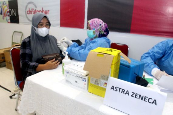Masyarakat Riau Sudah Bisa Vaksin Booster Kedua, Berikut Lokasinya - JPNN.COM