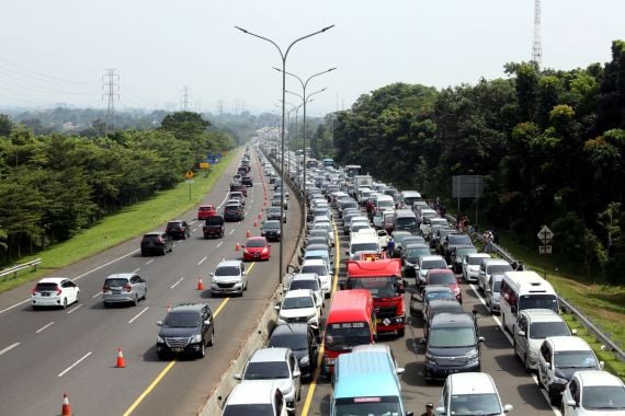 Kapolri Listyo Usul Pekerja WFH demi Cegah Kemacetan Saat Arus Balik, Andi Rio: Tepat - JPNN.COM