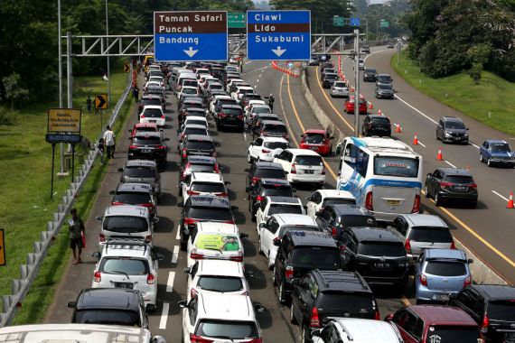 Puncak Arus Balik, 269 Ribu Kendaraan Diperkirakan Masuk Jakarta - JPNN.COM