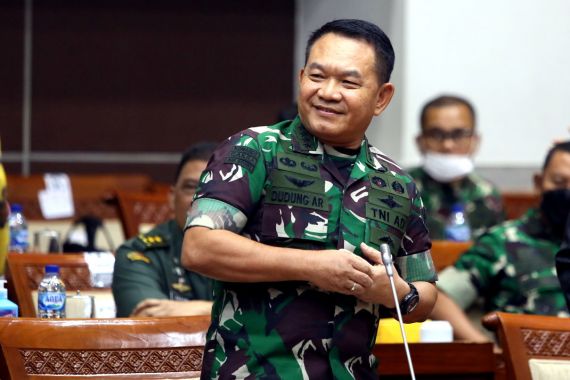 Jenderal Dudung, Pesan dari Presiden Jokowi, dan 'TNI Amat Dinanti' - JPNN.COM