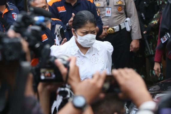 Pengamat Menilai Perlakuan Polisi Terhadap Putri Candrawathi Berbeda - JPNN.COM