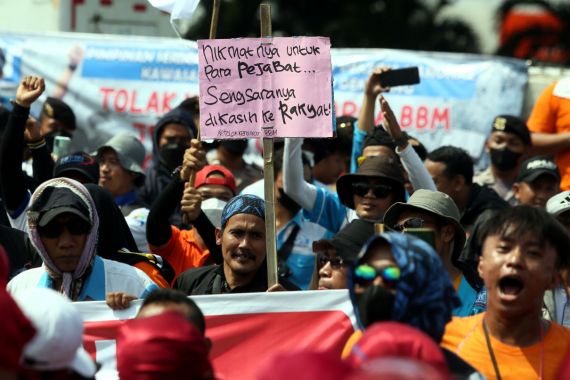 Demokrat Minta Kader Ajak Keluarga TNI Ikut Demo Tolak Kenaikan BBM - JPNN.COM