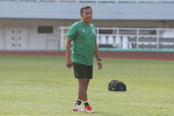 Timnas U-17 Indonesia vs Malaysia: Begini Cara Bima Sakti Pantau Kekuatan Lawan - JPNN.COM