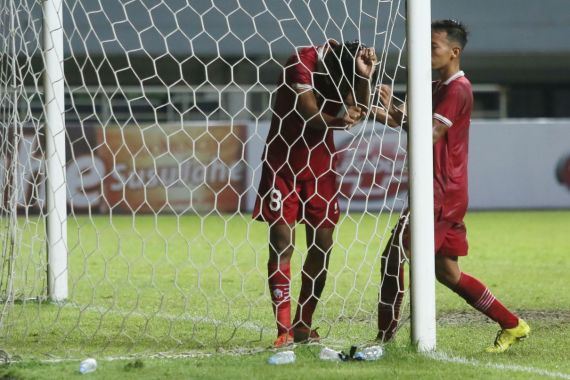 Timnas U-17 Indonesia Dihajar Malaysia, Bima Sakti Memberi Wejangan kepada Pemain - JPNN.COM