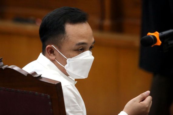 Ricky Rizal Divonis 13 Tahun Penjara, Pengacara Langsung Tuding Hakim Begini - JPNN.COM