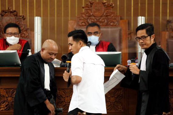 Momen Richard Bersaksi, Kubu Ferdy Sambo Bernada Tinggi, Hakim Menengahi, JPU Menimpali - JPNN.COM