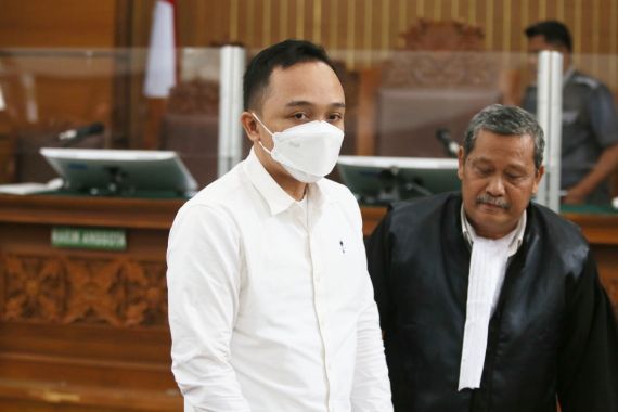 Vonis untuk Bripka Ricky Rizal Lebih Ringan dibanding Hukuman Kuat Ma'ruf - JPNN.COM